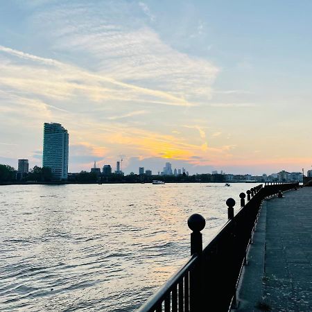 Riverside Premium Double Room Garden View E14 Лондон Экстерьер фото
