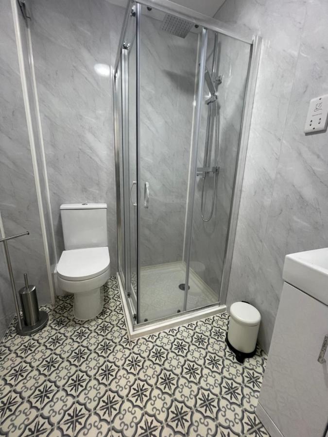 Riverside Premium Double Room Garden View E14 Лондон Экстерьер фото